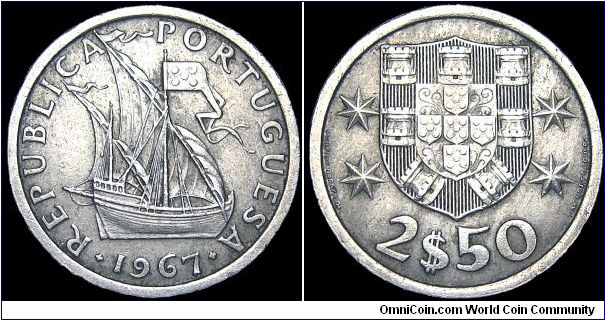 Portugal - 2,5 Escudos - 1967 - Weight 3,5 gr - Copper / Nickel - Size 20 mm - Designer Obverse / Martins Barata - Designer Reverse / M. Norte - Mintage 5 545 000 - Edge : Reeded - Reference KM# 590