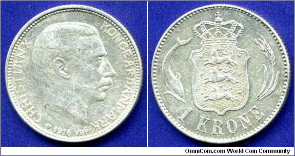 1 Krone.
Kingdom of Denmark.
King Christian X (1912-1947).
Mintage 992,000 units.


Ag800f. 7,5gr.