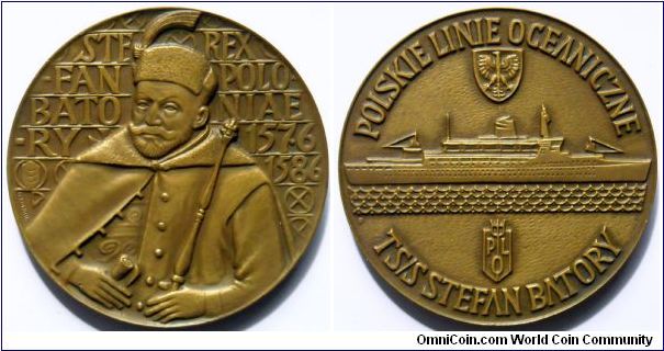 Commemorative medal of Polish Ocean Lines.
On obverse Stefan Batory King of Poland. On reverse TS/S Stefan Batory, Polish Transatlantic Liner.