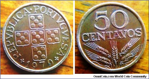 Portugal 50centavos brass coin about 20mm diameter