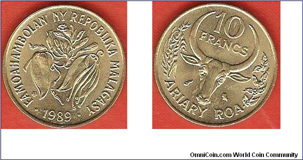 Malagasy Republic
10 francs / 2 ariary
Vanilla plant / ox head
aluminum-bronze
Paris Mint