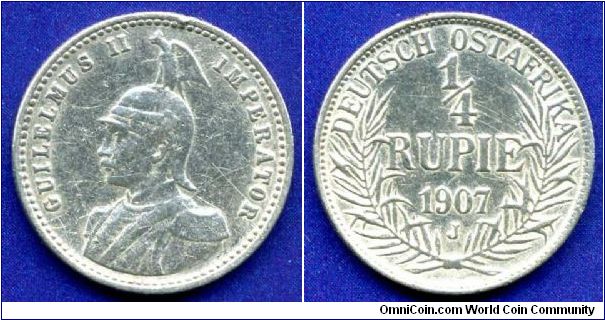 1/4 Rupie.
DEUTSCH OST AFRIKA.
Wilhelm II (1888-1918).
'J'- Hamburg mint.
Mintage 200,000 units.


Ag917f. 2,916gr.