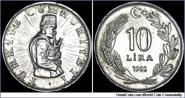 Turkey - 10 Lira - 1982 - Weight 2,4 gr - Aluminum - Size 25,1 mm - President / Kenan Evren (1980-89) - Mintage 17 092 000 - Edge : Reeded - Reference KM# 950.1 (1982)