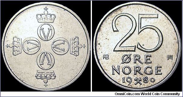 Norway - 25 Öre - 1980 - Weight 2,0 gr - Copper / Nickel - Size 17 mm - Regent / King Olav V (1957-91) - Designer / Oivind Hansen - Mintage 8 176 000 - Note : Without star - Edge : Reeded - Reference KM# 417 (1974-82) 
