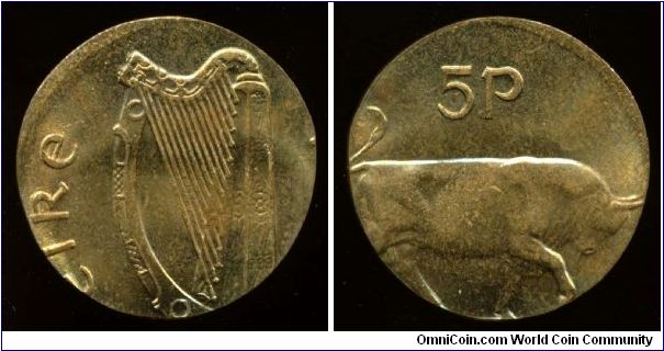 Ireland 5d wrong metal Error (1992-1999), struck on undersized Brass planchet. 1.9g, 18mm. The standard issue is Copper-Nickel (3.25g, 18.5mm). Very rare.