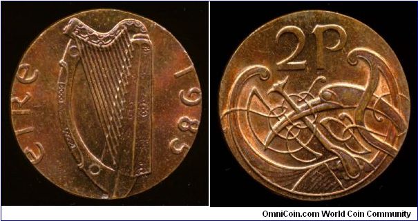 1985 Ireland 2 Pence wrong metal error small Copper planchet, 3.6g, 22mm, compare to standard metal Bronze, 7.12g, 25.9mm. Very scarce.