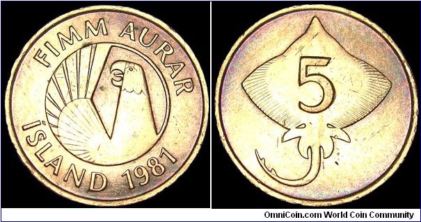 Iceland - 5 Aurar - 1981 - Weight 1,6 gr - Bronze - Size 15 mm - President / Vigdis Finnbogadottir (1980-96) - Obverse / Eagle with upraised wing - Reverse / Denomination on Skate - Mintage 15 000 000 - Edge : Plain - Reference KM# 24 (1981)