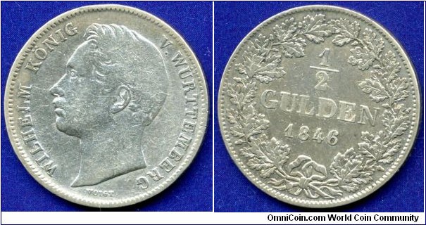 1/2 Gulden.
Kingdom of Württemberg.
Wilhelm I (1816-1864).
Mintage 338,000 units.


Ag900f. 5,29gr.