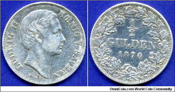 1/2 Gulden.
Kingdom of Bavaria.
Ludwig II (1864-1884) von Bayern.
Mintage 111,000 units.


Ag900f. 5,31gr.