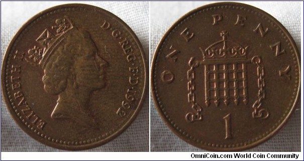 1992 penny, aEF some signs of weak striking