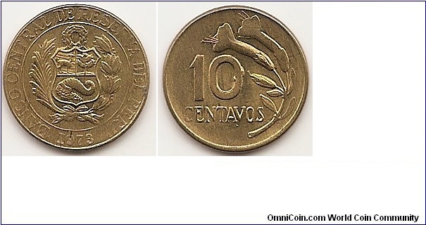 10 Centavos
KM#245.3
2.1800 g., Brass   Obv: National arms within circle Rev: Value to left of flower sprig Edge: Plain