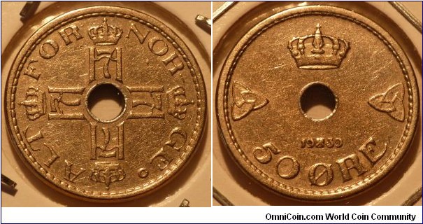 50 Øre, Holed