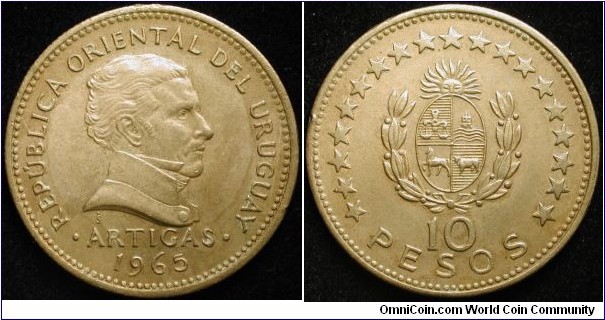 10 Pesos
Al-brass