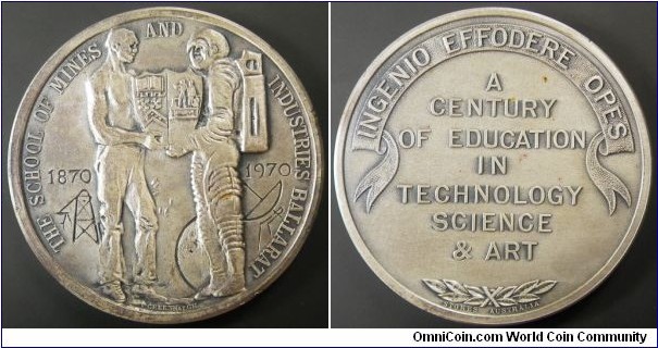 Australia 1970 medal commemorating the 100th anniversary of The School of Mines and Industries Ballarat. Struck in silver, weight: 70.21g. Pretty big medal. 