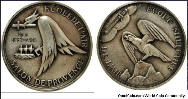 1900 o.j. (around 1970) France Ecole De L'Air Salon De Provence Medal. Silver plated Bronze 89.5MM/236.5 gm.
The military aviation school in France for the German captain, 