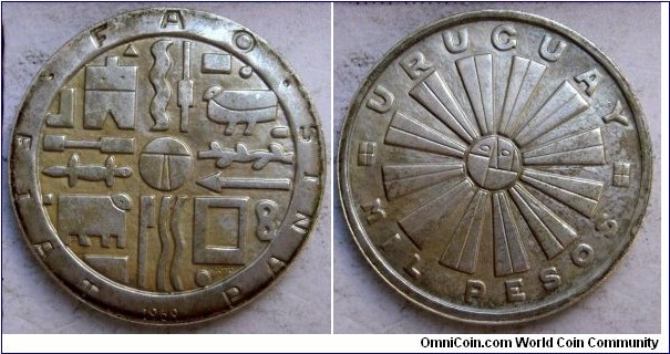 1969 Uruguay 1,000 pesos Asociación de Arte Constructivo Medal. Silver 38MM./ 24.8 gm.
